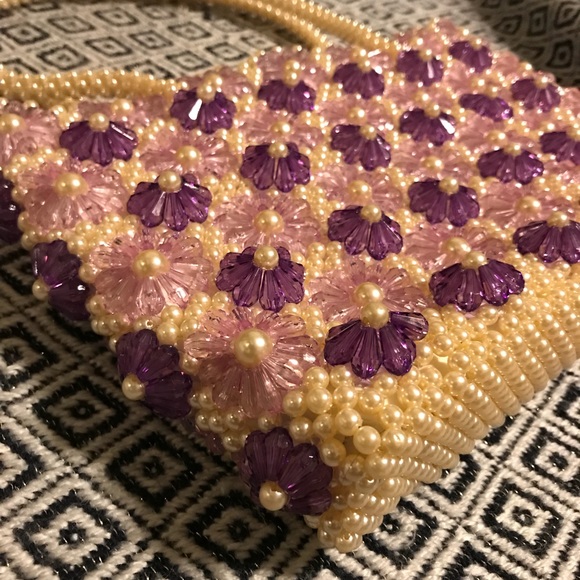 Exclusive Handmade Pearl Handbag - Picture 3 of 8